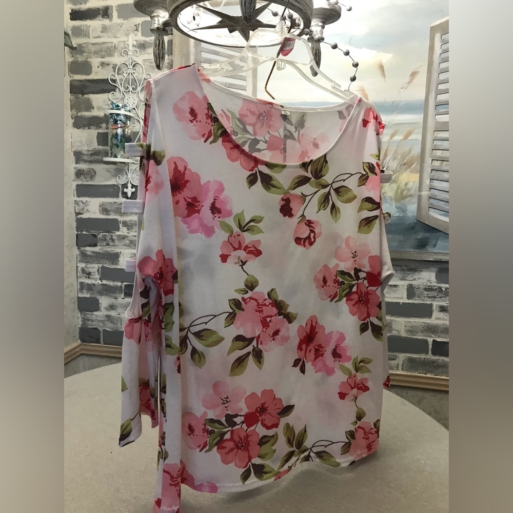 Floral Ladder arms Top